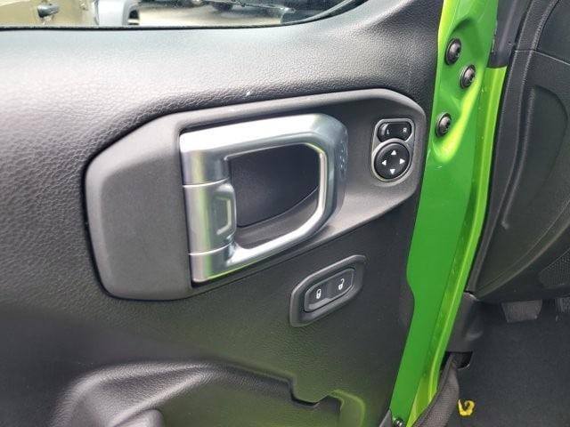 new 2025 Jeep Wrangler car, priced at $40,385