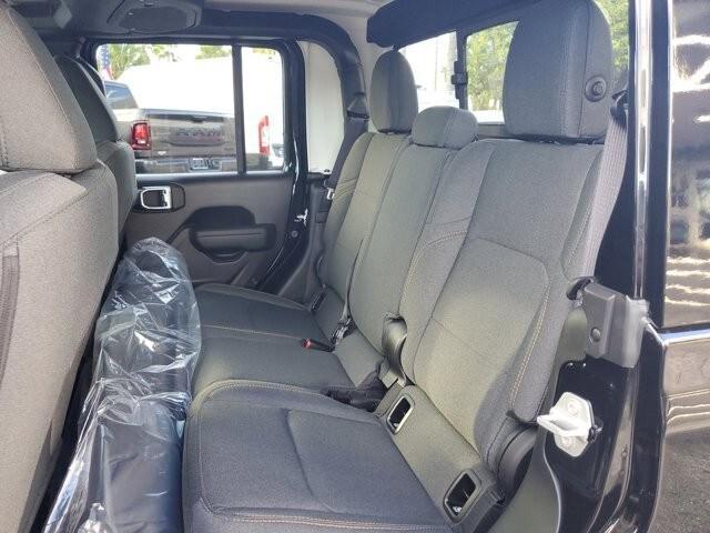 new 2025 Jeep Gladiator car, priced at $47,680