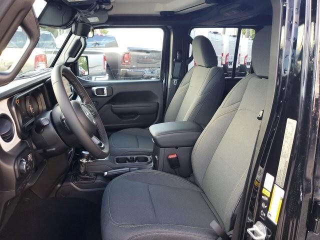 new 2025 Jeep Gladiator car, priced at $47,680