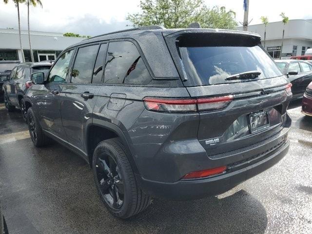 new 2024 Jeep Grand Cherokee car, priced at $43,112