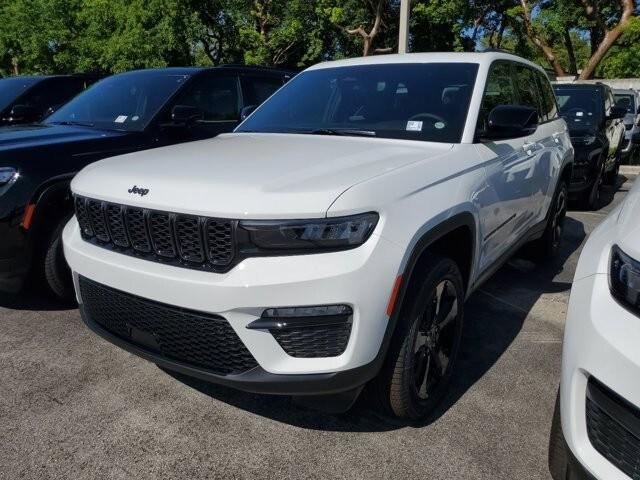 new 2024 Jeep Grand Cherokee car, priced at $48,628