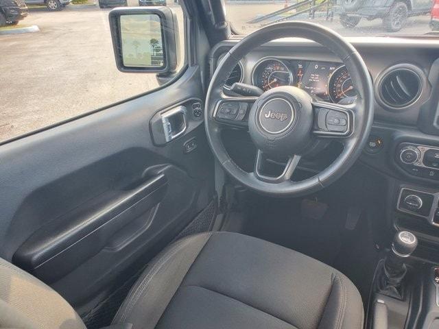 used 2022 Jeep Gladiator car, priced at $27,995