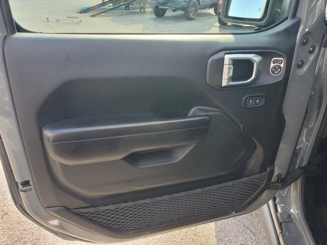 used 2022 Jeep Gladiator car, priced at $27,995