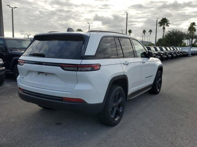 new 2024 Jeep Grand Cherokee car, priced at $42,914