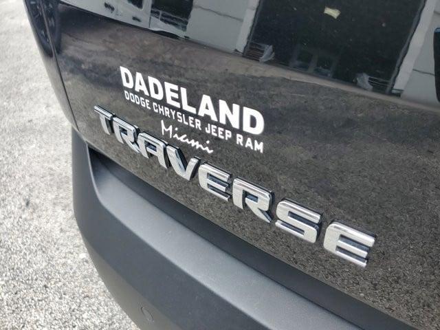 used 2023 Chevrolet Traverse car, priced at $27,550