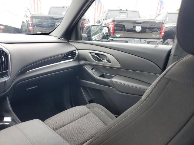 used 2023 Chevrolet Traverse car, priced at $27,550