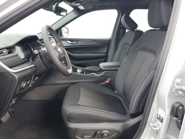 new 2024 Jeep Grand Cherokee car, priced at $33,002