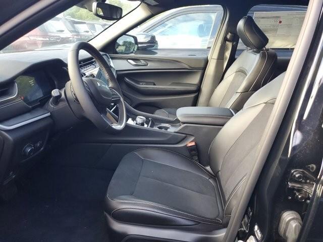 new 2024 Jeep Grand Cherokee car, priced at $38,040