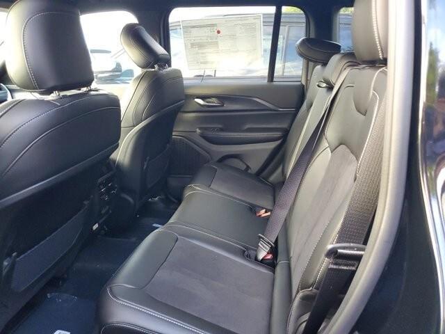 new 2024 Jeep Grand Cherokee car, priced at $37,950
