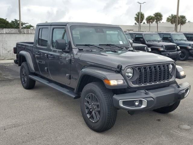 new 2024 Jeep Gladiator car, priced at $45,447