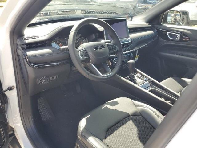 new 2025 Jeep Compass car, priced at $30,690