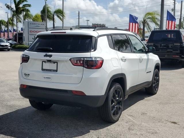 new 2025 Jeep Compass car, priced at $30,690