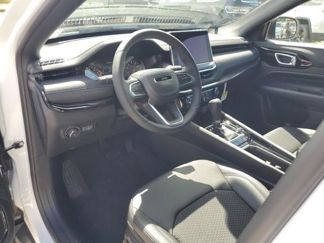 new 2025 Jeep Compass car, priced at $30,690