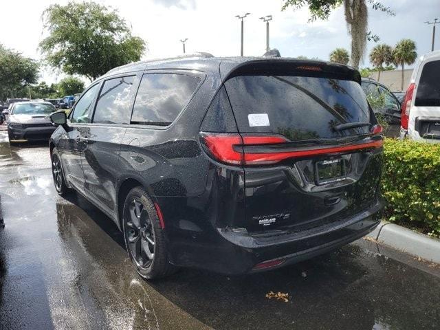 new 2024 Chrysler Pacifica car, priced at $48,715