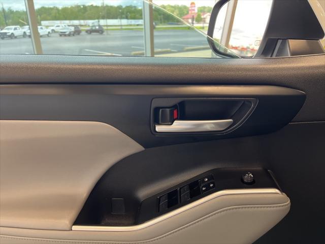 used 2023 Toyota Highlander Hybrid car, priced at $36,930