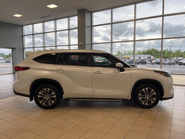 used 2023 Toyota Highlander Hybrid car, priced at $36,930