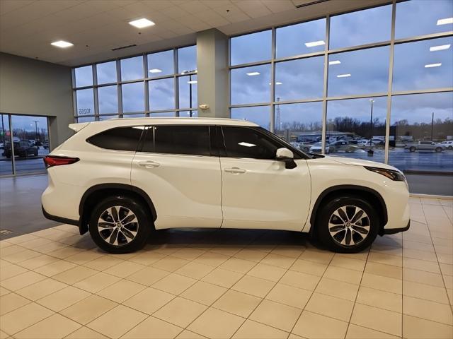 used 2022 Toyota Highlander car, priced at $36,900