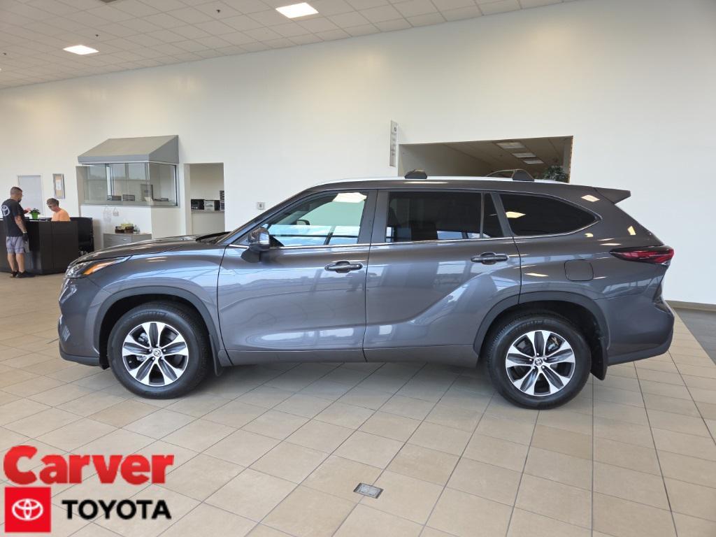 used 2024 Toyota Highlander car, priced at $43,785