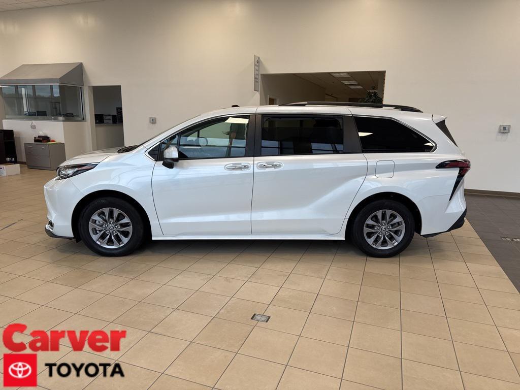 used 2022 Toyota Sienna car, priced at $41,998