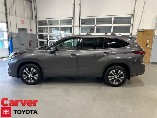 used 2021 Toyota Highlander car, priced at $29,358