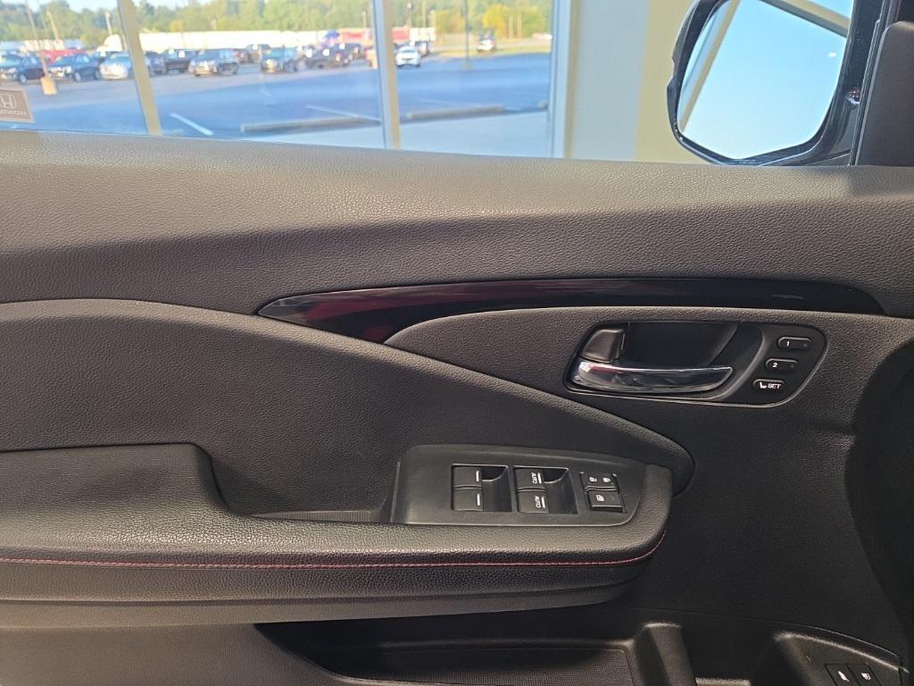 used 2022 Honda Pilot car, priced at $31,990