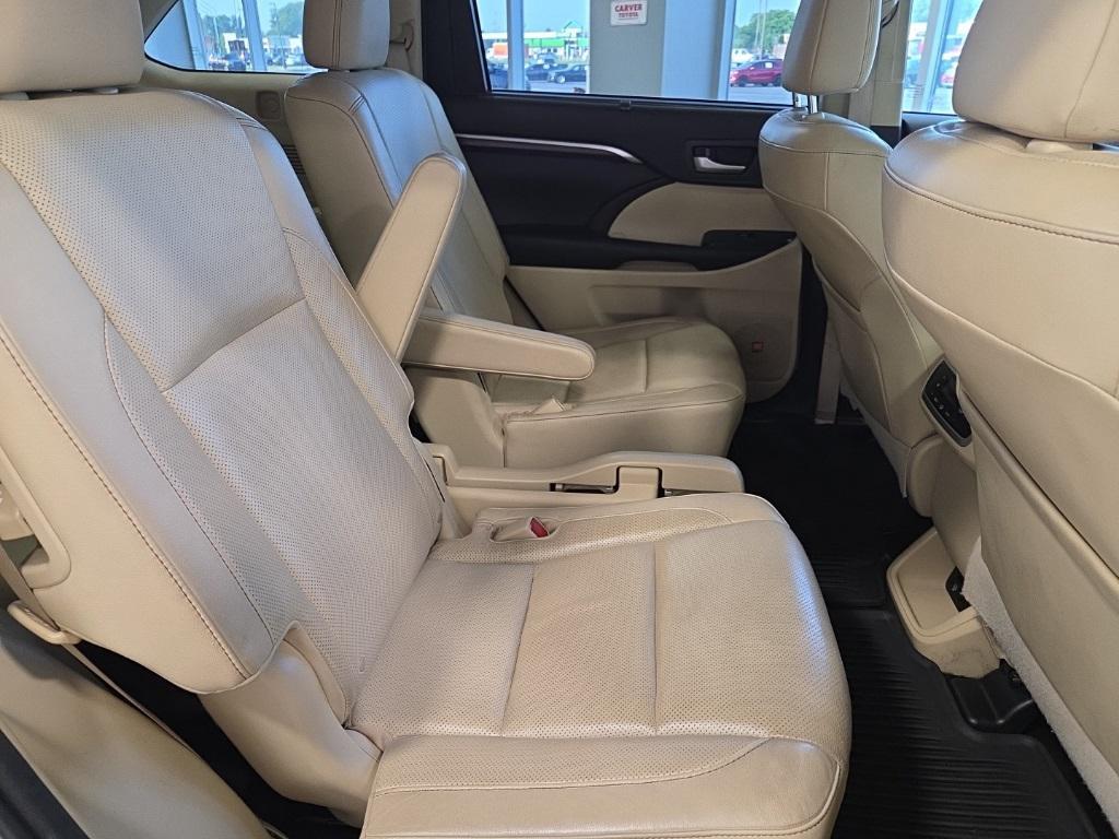 used 2015 Toyota Highlander car, priced at $17,608