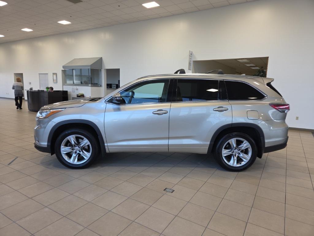 used 2015 Toyota Highlander car, priced at $17,608