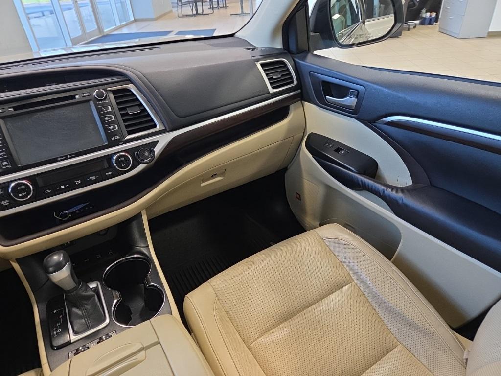 used 2015 Toyota Highlander car, priced at $17,608