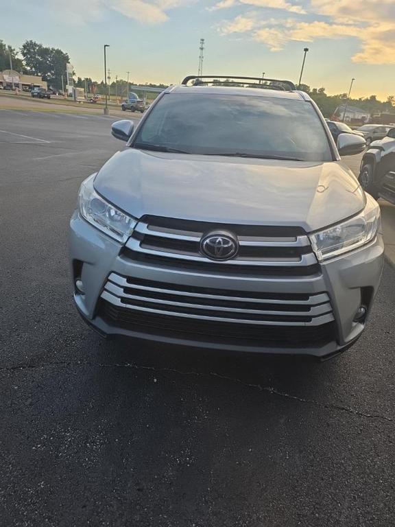 used 2019 Toyota Highlander car, priced at $23,798