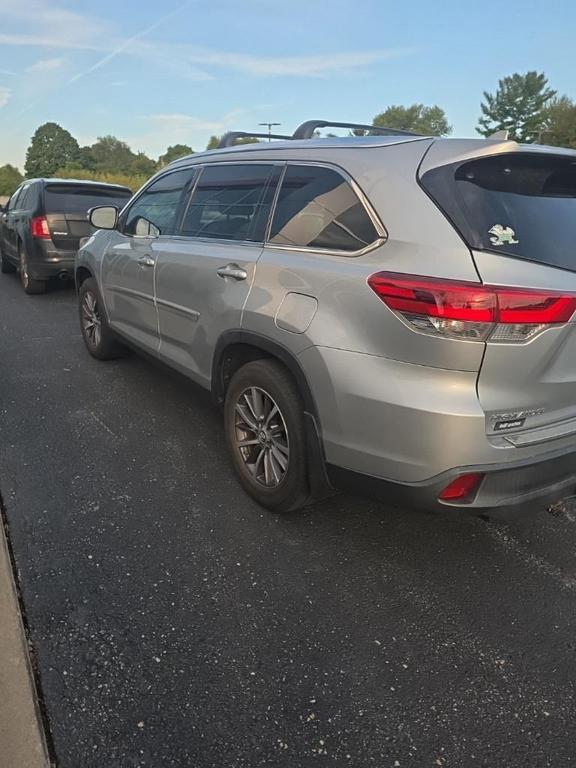 used 2019 Toyota Highlander car, priced at $23,798