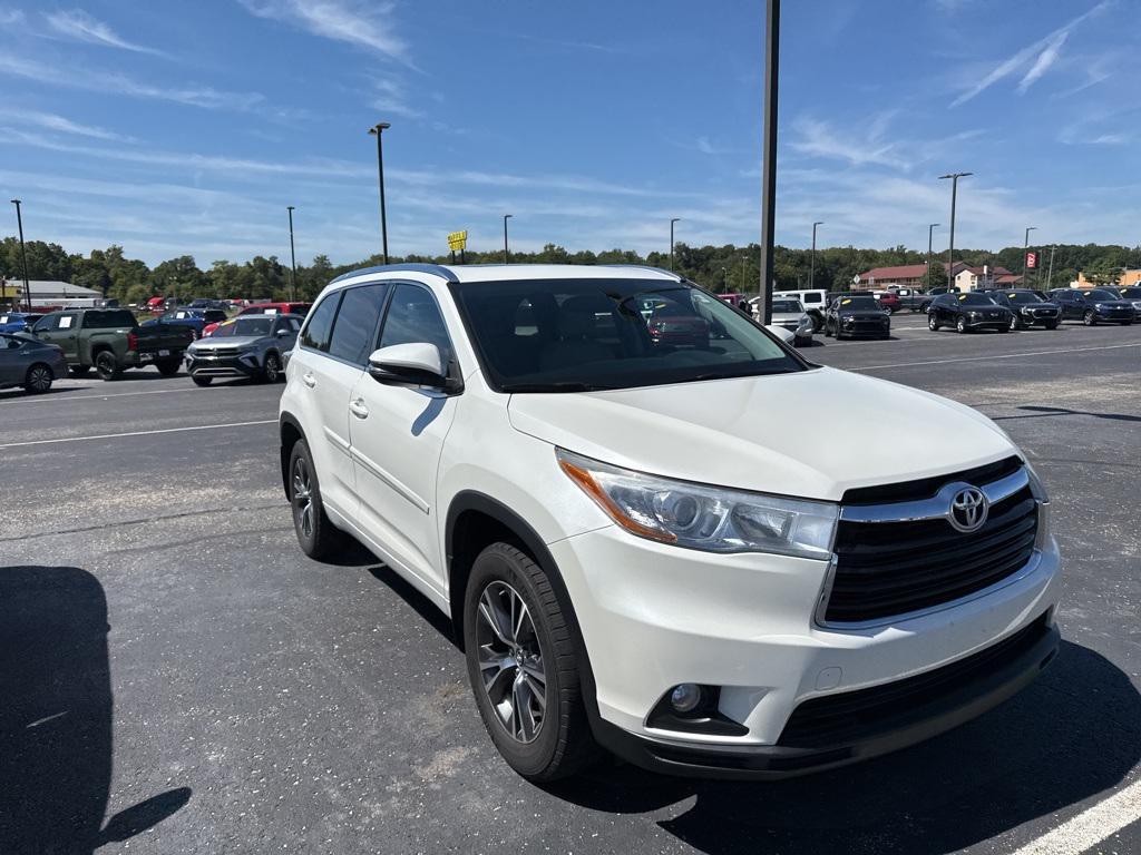 used 2016 Toyota Highlander car, priced at $16,942