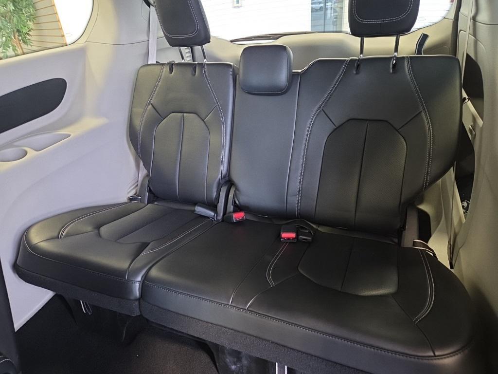 used 2024 Chrysler Pacifica car, priced at $34,652