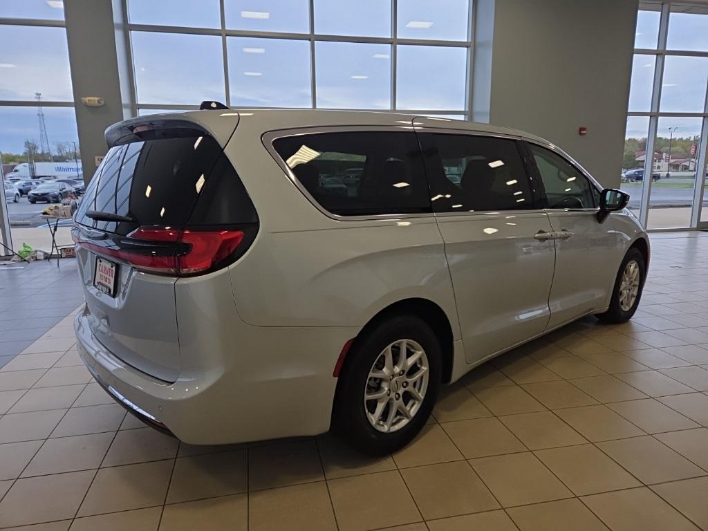 used 2024 Chrysler Pacifica car, priced at $34,652
