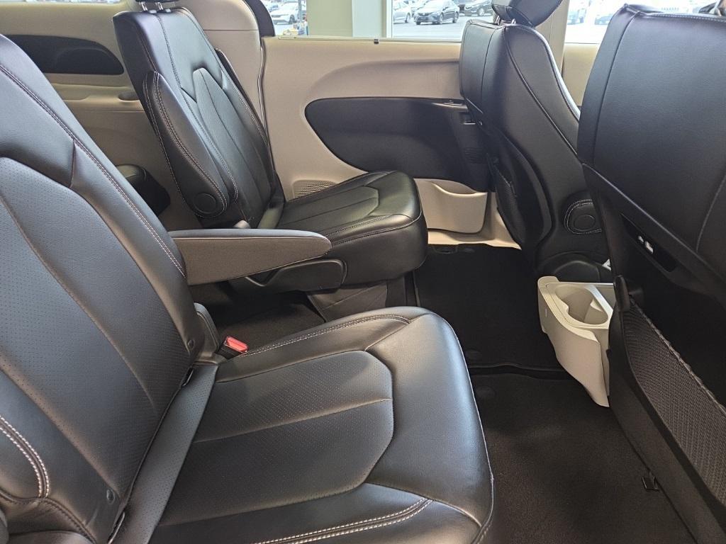 used 2024 Chrysler Pacifica car, priced at $34,652