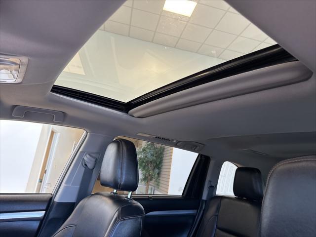 used 2019 Toyota Highlander car, priced at $28,034