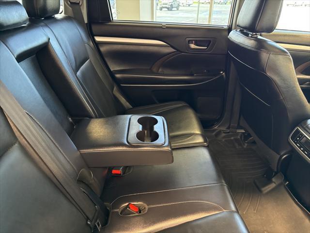 used 2019 Toyota Highlander car, priced at $28,034