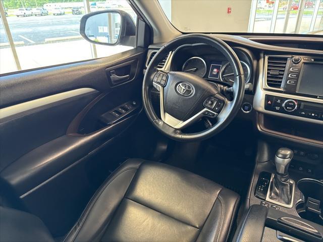 used 2019 Toyota Highlander car, priced at $28,034