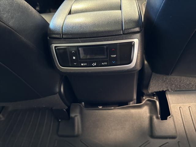 used 2019 Toyota Highlander car, priced at $28,034