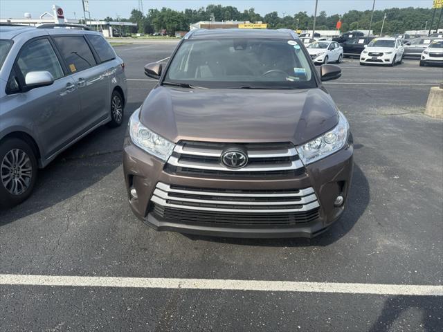 used 2019 Toyota Highlander car, priced at $29,654