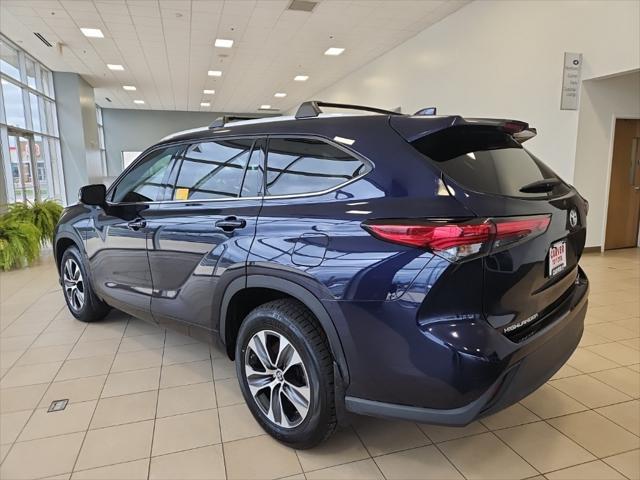 used 2022 Toyota Highlander car, priced at $36,646