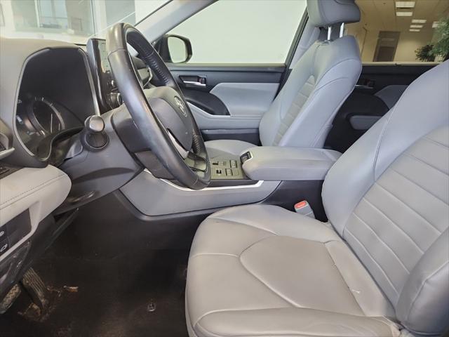 used 2022 Toyota Highlander car, priced at $36,646