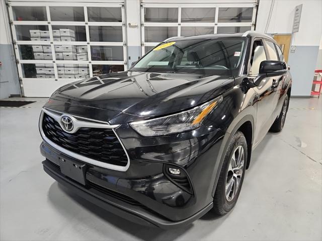 used 2023 Toyota Highlander car, priced at $38,523