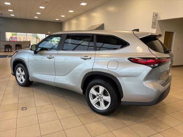 used 2023 Toyota Highlander Hybrid car, priced at $37,322