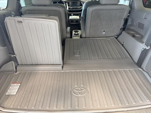used 2019 Toyota Highlander Hybrid car, priced at $33,087