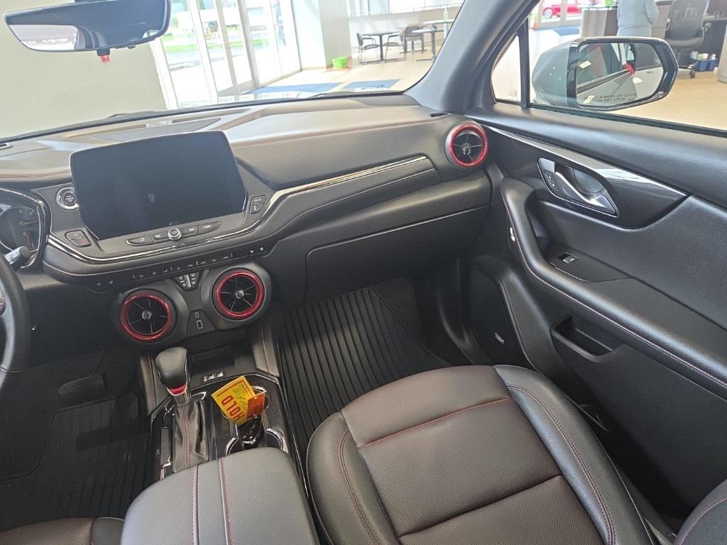 used 2024 Chevrolet Blazer car, priced at $35,995