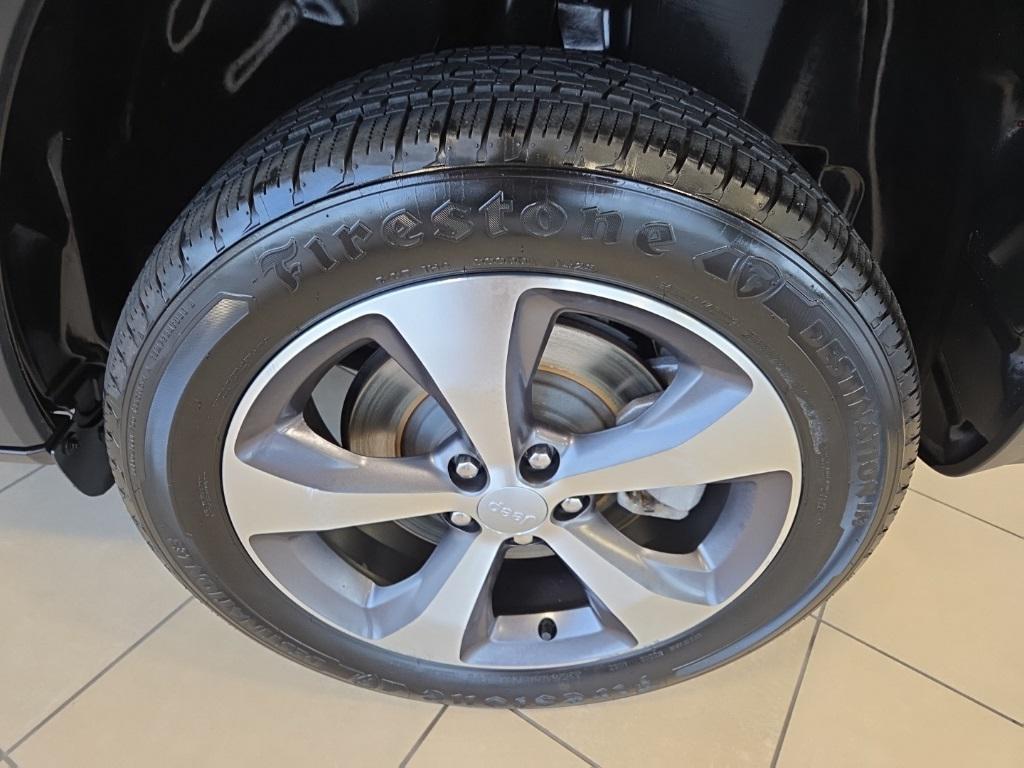 used 2021 Jeep Cherokee car, priced at $18,595