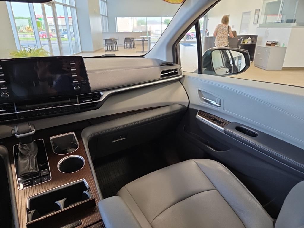 used 2021 Toyota Sienna car, priced at $30,231