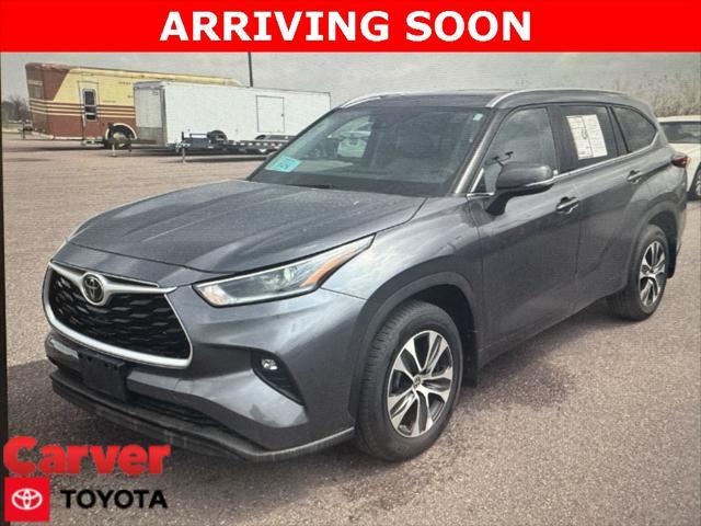 used 2021 Toyota Highlander car, priced at $32,437