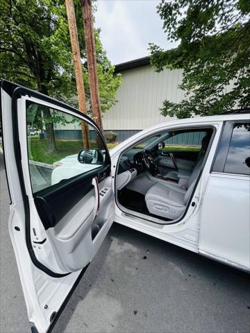 used 2013 Toyota Highlander car, priced at $11,900