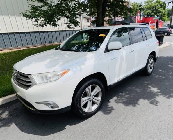 used 2013 Toyota Highlander car, priced at $11,900